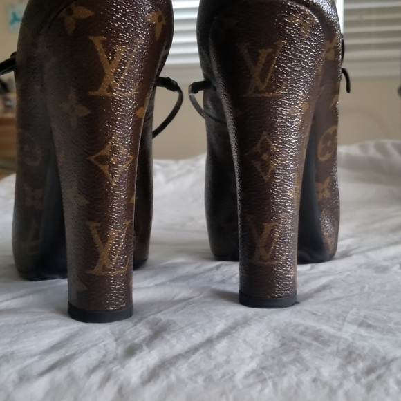 Louis Vuitton pumps - Picture 3 of 8